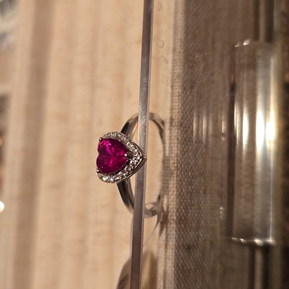 KOHLS STERLING SILVER LAB CREATED HEART SHAPED RUBY & WHITE SAPPHIRE RING SIZE 7 - Picture 10 of 16